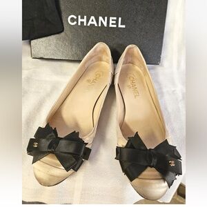 CHANEL cc bow flats